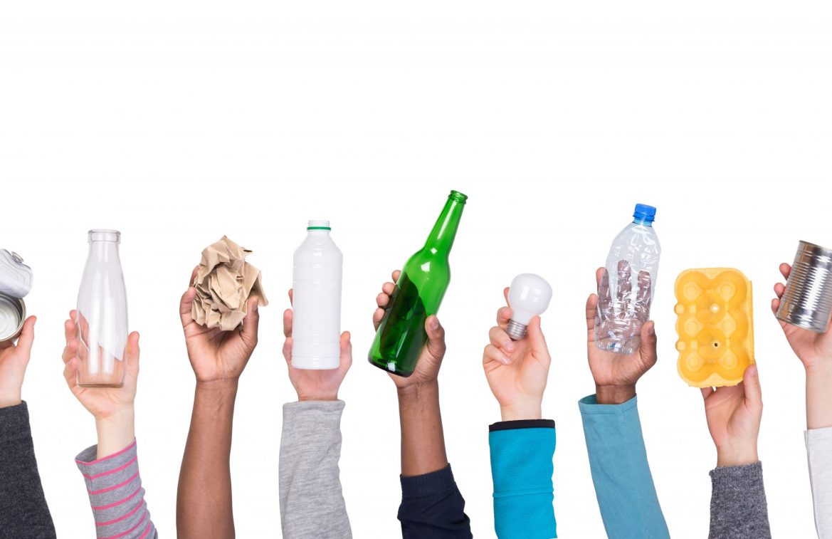 reciclar recyclable manos material mundo medio ambiente